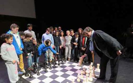 Le Blanc-Mesnil, mars 2016. L’an passé, 729 élèves avaient affronté le maire dans des parties d’échecs - Photo © Le Parisien