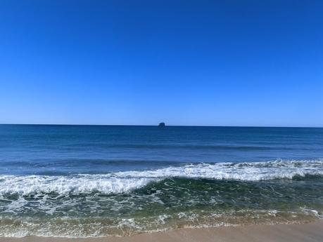 né dehors né dehors