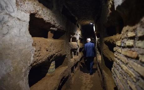 Catacombes de Domitilla à Rome: de nouvelles technologies révèlent art et grafitti