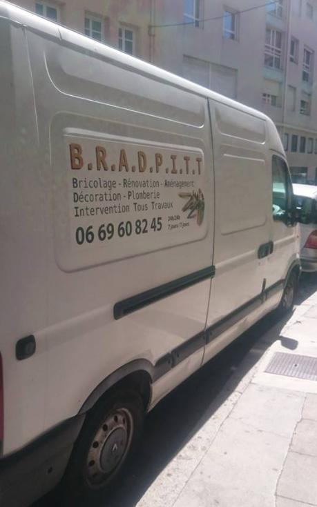 La camionnette « BRAD PITT » d’un artisan cartonne à Perpignan La camionnette « BRAD PITT » d’un artisan cartonne à Perpignan