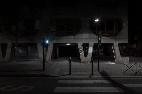 Outside the bunker - photographie urbaine de nuit