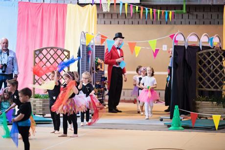 Faites entrer les artistes ! Ecole du Sart Tilman - Spectacle de Cirque des classes de maternelles - 2017