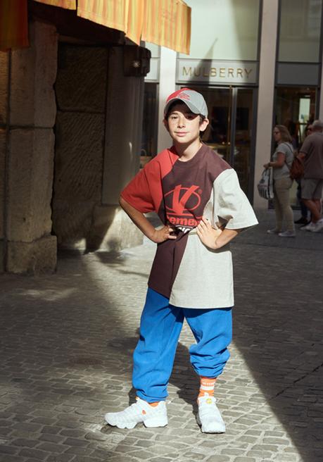 Vetements s’invite dans les rues de Zurich pour l’été 2018 vetements-collection-printemps-ete-2018-shooting-zurich-demna-gvasalia-folkr-23