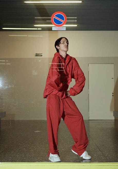 Vetements s’invite dans les rues de Zurich pour l’été 2018 vetements-collection-printemps-ete-2018-shooting-zurich-demna-gvasalia-folkr-53