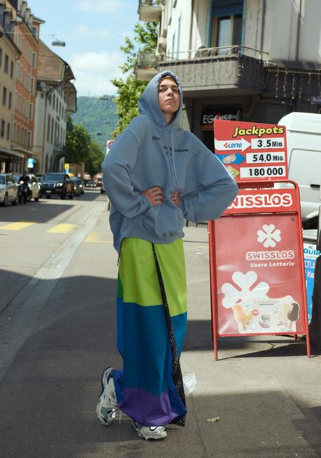 Vetements s’invite dans les rues de Zurich pour l’été 2018 vetements-collection-printemps-ete-2018-shooting-zurich-demna-gvasalia-folkr-42