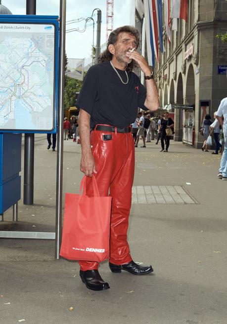 Vetements s’invite dans les rues de Zurich pour l’été 2018 vetements-collection-printemps-ete-2018-shooting-zurich-demna-gvasalia-folkr-10