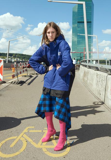 Vetements s’invite dans les rues de Zurich pour l’été 2018 vetements-collection-printemps-ete-2018-shooting-zurich-demna-gvasalia-folkr-2