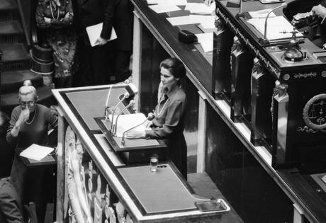 Au revoir, Madame. Au revoir, Madame.