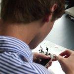 À 16 ans, il a gagné 24 000 dollars en un été en réparant des iPhone Grayson Shaw repare iphone 150x150 - À 16 ans, il a gagné 24 000 dollars en un été en réparant des iPhone