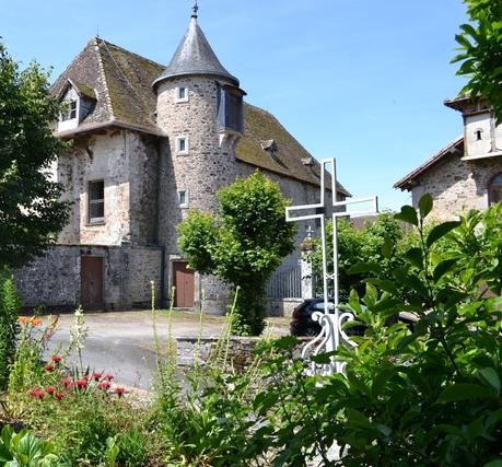 Sur la route Richard Coeur de Lion : St Jean de Ligoure, Château-Chervix, - 7/ -