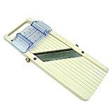 Top 5 des Mandoline Cuisine Multifonctions ou Professionnelle Taille: longueur de l'épaisseur x largeur x (mm) 343 × 128 × 24
Poids: 460g
Matériau Matière: PVC
Pays d'origine: Japon
163 x 25 lame plate
à lame plate, accessoires de peigne de la lame:
(Détails 1.5mm, 3mm milieu des yeux, gros 11mm)