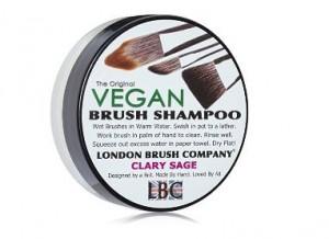 L’Horoscope a du style ! Prévisions et conseils en Juillet vegan brush