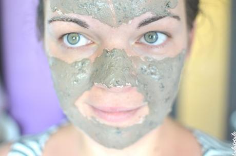( The Body Shop ) Himalayan Charcoal purifying glow mask : un masque purifiant…au charbon de bois !