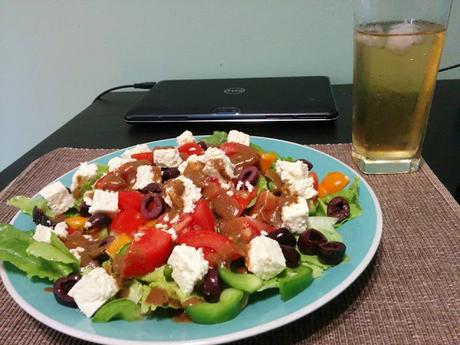 Gin tonic Québecois & salade grec improvisée!