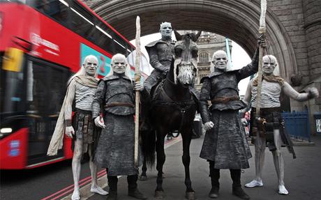 Les Marcheurs Blancs débarquent dans les rues de Londres ! Les Marcheurs Blancs débarquent dans les rues de Londres !