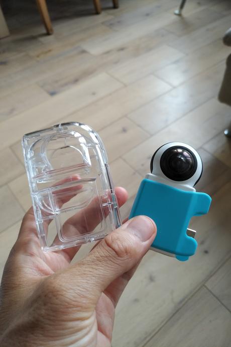 Quelques photos de la caméra 360° Giroptic iO, qui se connecte à ton smartphone  !