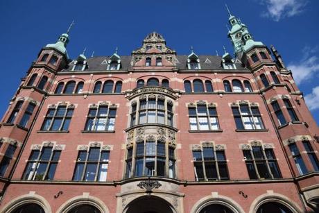 Hambourg, un vaisseau amiral sur l’Elbe Hambourg, un vaisseau amiral sur l’Elbe