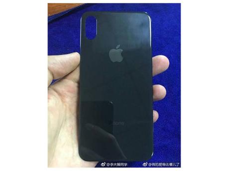 iPhone 8 : une nouvelle photo de la façade arrière en verre ? iphone 8 coque arriere verre fuite - iPhone 8 : une nouvelle photo de la façade arrière en verre ?