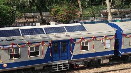 L’Inde dévoile son premier train solaire