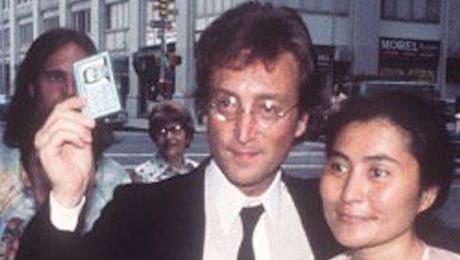 Il y a 41 ans : un grand moment pour John Lennon ! #johnlennon #greencard #US #nix Il y a 41 ans : un grand moment pour John Lennon ! #johnlennon #greencard #US #nix