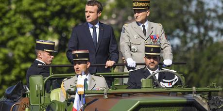 15 hauts gradés de l'armée écrivent à Macron : 