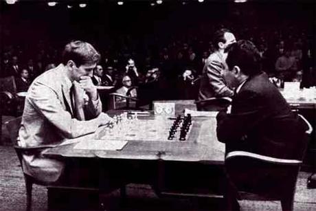 Jouez à la question du mercredi sur les échecs - Photo © Chess & Strategy