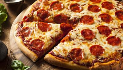 En 2010, deux pizzas coûtaient 10 000 bitcoins, soit 20 millions de dollars aujourd'hui