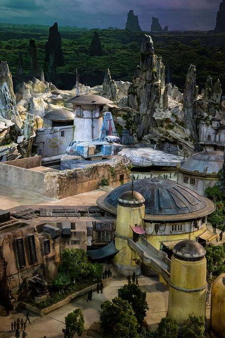Disney lève le voile sur le parc à thème Star Wars Land Disney lève le voile sur le parc à thème Star Wars Land