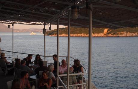 Prendre un verre au Café Bar Buza de Duvrovnik au coucher du soleil (Voyage en Croatie #11)