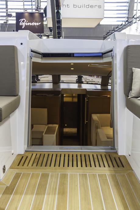 SUPERYACHT : CNB 76 SUPERYACHT : CNB 76