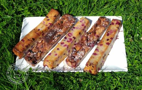 Moelleux aux fruits dans nouveau moule cake longs Flexipan Moelleux aux fruits dans nouveau moule cake longs Flexipan