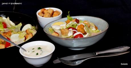 Salade façon Caesar aux Crunchy et aux croûtons de chèvre. Salade façon Caesar aux Crunchy et aux croûtons de chèvre.