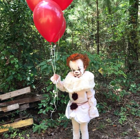 ÇA : il déguise son petit frère de 3 ans en Grippe-Sou le clown ÇA : il déguise son petit frère de 3 ans en Grippe-Sou le clown