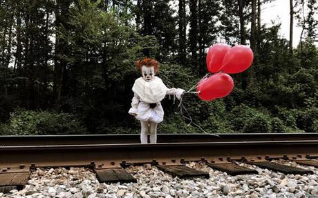 ÇA : il déguise son petit frère de 3 ans en Grippe-Sou le clown ÇA : il déguise son petit frère de 3 ans en Grippe-Sou le clown