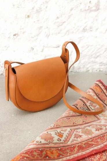 Mode éco-friendly : shopping coups de coeur chez Ekyog pour la rentrée SAC OPUR NATUREL TU
Besace rigide ronde en...