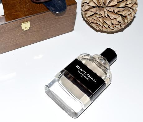 Gentleman Givenchy, l’élégance masculine modernisée Gentleman Givenchy, l’élégance masculine modernisée