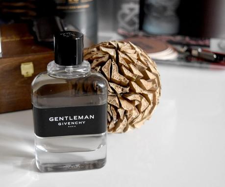 Gentleman Givenchy, l’élégance masculine modernisée Gentleman Givenchy, l’élégance masculine modernisée