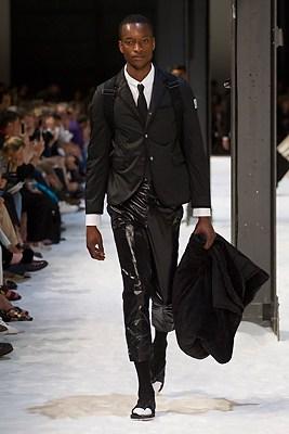 DEFILE MONCLER GAMME BLEU SS2018 DEFILE MONCLER GAMME BLEU SS2018