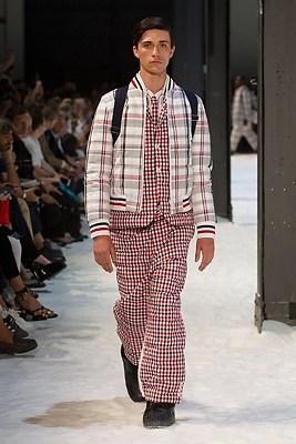 DEFILE MONCLER GAMME BLEU SS2018 DEFILE MONCLER GAMME BLEU SS2018