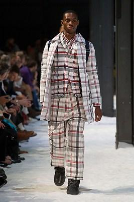 DEFILE MONCLER GAMME BLEU SS2018 DEFILE MONCLER GAMME BLEU SS2018