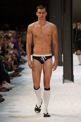 DEFILE MONCLER GAMME BLEU SS2018 DEFILE MONCLER GAMME BLEU SS2018