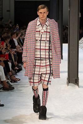 DEFILE MONCLER GAMME BLEU SS2018 DEFILE MONCLER GAMME BLEU SS2018