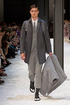 DEFILE MONCLER GAMME BLEU SS2018 DEFILE MONCLER GAMME BLEU SS2018