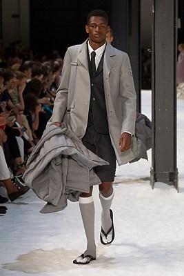 DEFILE MONCLER GAMME BLEU SS2018 DEFILE MONCLER GAMME BLEU SS2018
