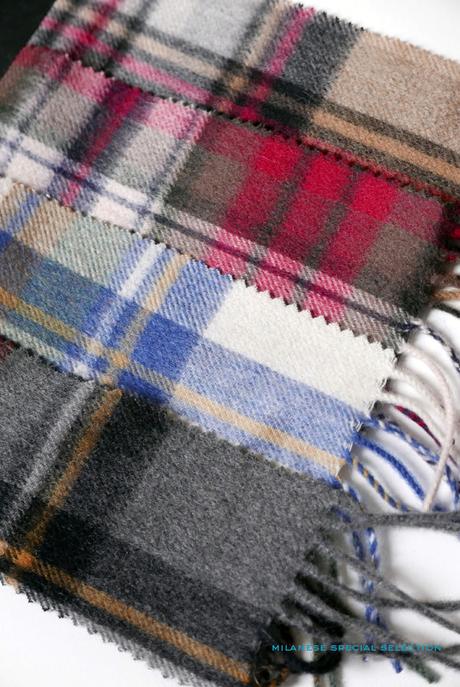 Nos écharpes en cachemire, motif tartan, dimensions 70 x 190 cm / cashmere scarves