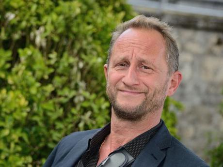 Au poste de Quentin Dupieux, en tournage Au poste de Quentin Dupieux, en tournage