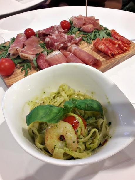 Restaurants du centre commercial Les 4 Temps Restaurant centre commercial les 4 Temps Vapiano HD Diner L’atelier-artisan crêpier bistro l’atelier food burger pizza pâtes brunch crêpes Paris La Défense