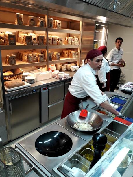 Restaurants du centre commercial Les 4 Temps Restaurant centre commercial les 4 Temps Vapiano HD Diner L’atelier-artisan crêpier bistro l’atelier food burger pizza pâtes brunch crêpes Paris La Défense