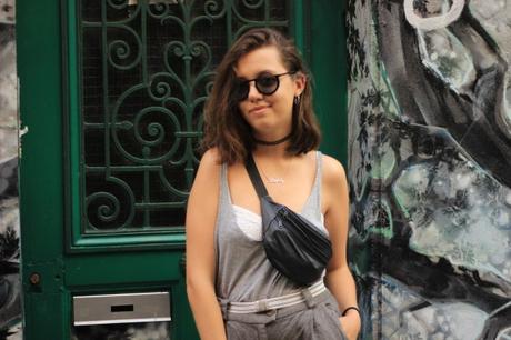 LA BANANE, CET OVNI FASHION 6.Une-tenue-avecc-une-bananeJPG