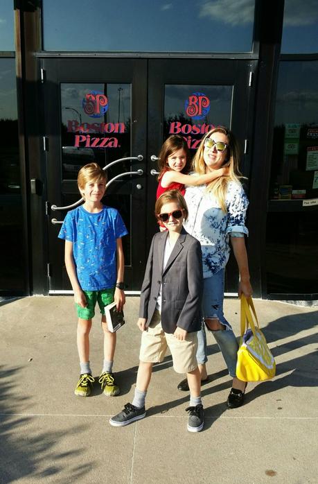 faire la différence grâce à la campagne des cartes pour enfants Boston Pizza ! faire la différence grâce à la campagne des cartes pour enfants Boston Pizza !